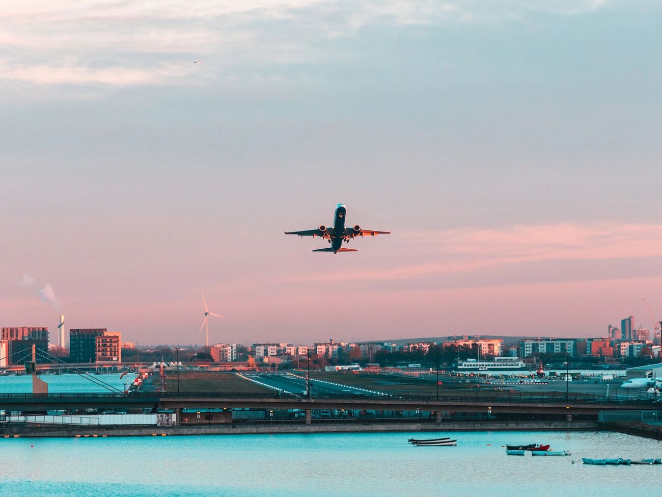 Эфиопа посадили в Лондоне на самолет в Аддис-Абебу