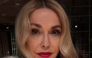 Сумская рассказала, что долго и тщательно готовила дорогой проект памятника на могилу матери