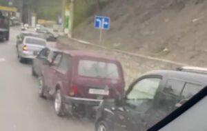 Теlegram-канал "Кримські бойові чайки" показал очереди на АЗС в Крыму