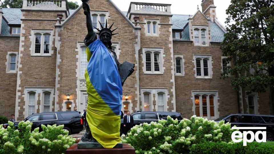 Український урядовець у коментарі The Telegraph сказав, що "всі майбутні проєкти" між США й Україною постраждали