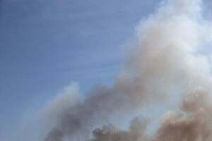 Біля аеродрому "Бельбек", зокрема, було чути постріли