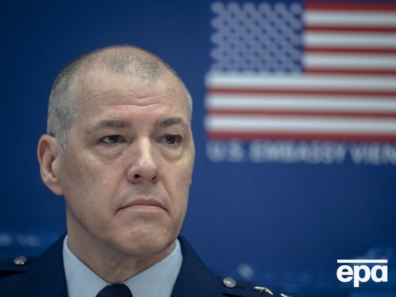 Бюссьер уходит в отставку