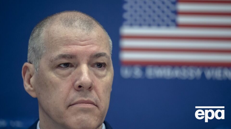 Бюссьер уходит в отставку