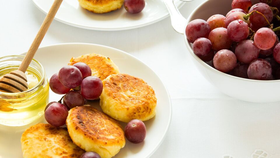 Сырники придутся по вкусу с медом