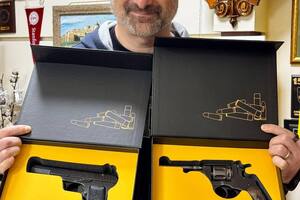 Образцы демилитаризованного оружия, которое начинает продавать "Укрпошта"