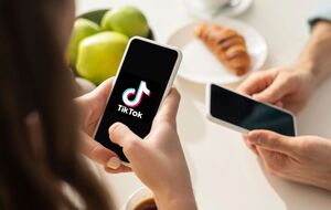 TikTok рекомендує дітям сексуалізований контент