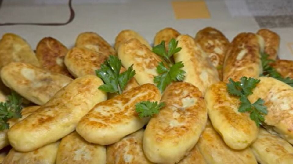 Обжарьте зразы с двух сторон до готовности