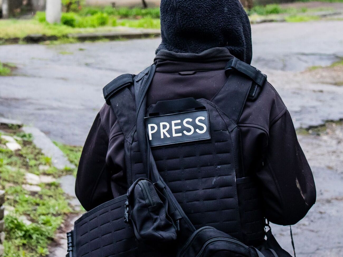 Журналісти були в бронежилетах з написами Press