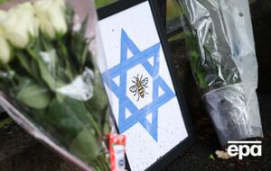 Одна из жертв, а также один пострадавший, предварительно, получили ранения, характерные для огнестрельного оружия, которого у нападавшего не было