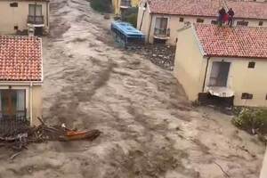 В Болгарии в отдельных регионах объявили чрезвычайное положение из-за наводнения