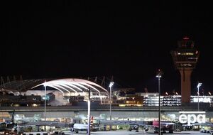 У разі підозри на наявність дронів пріоритетом є безпека пасажирів, заявили в аеропорту