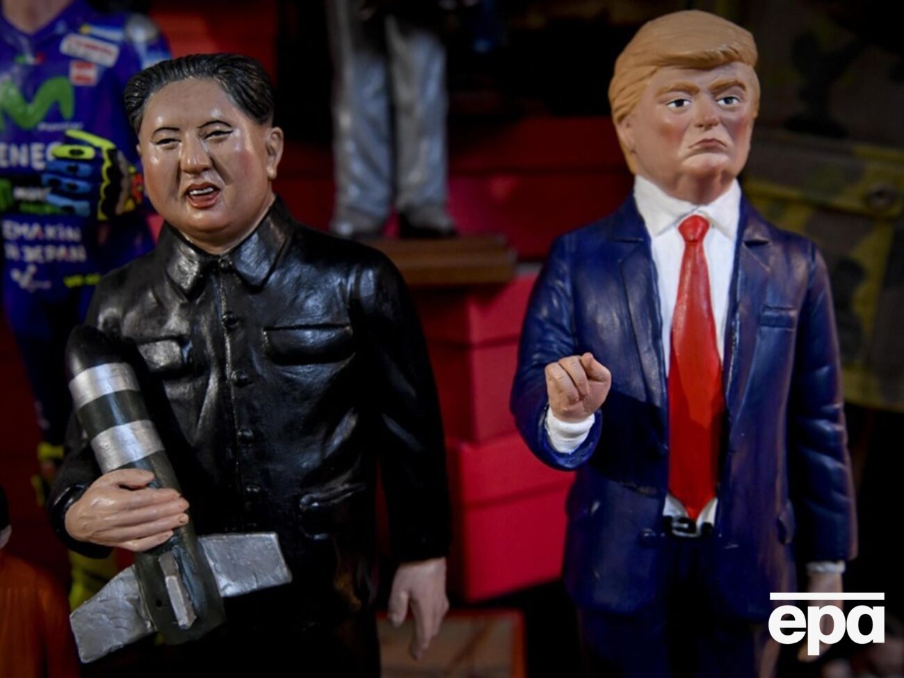 Отвечая на вопрос о темах, которые хотел обсудить с Ким Чен Ыном, Трамп снова рассказал, что у них "прекрасные отношения"