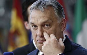 УНИАН: Порошенко в октябре получил 52,5 млн грн от правительства Орбана