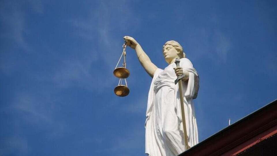 Главным фигурантом дела стал 41-летний мужчина, которого также признали виновным в участии в военизированном формировании на востоке Украины, говорится в статье