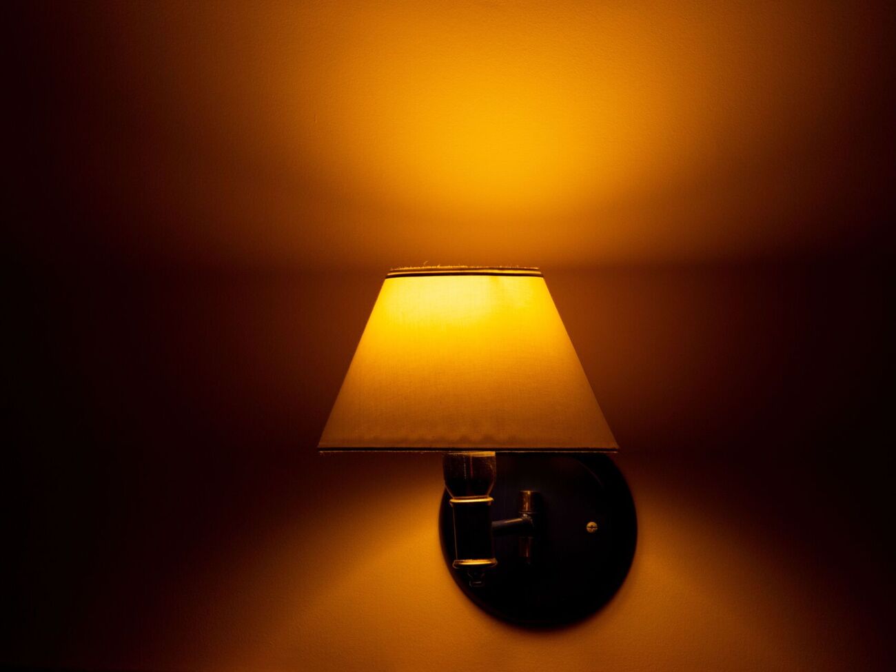 В "Укрэнерго" призвали экономно потреблять электроэнергию после ее появления по графику