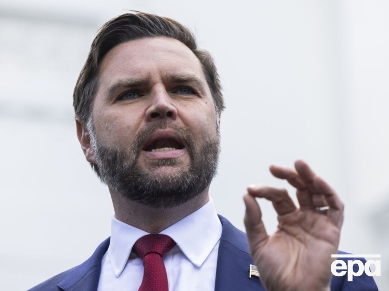 Иногда нужно убедиться, что ядерный арсенал США "функционирует и работает", отметил Ди Вэнс