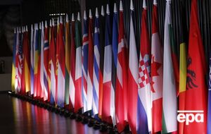 Организаторы подчеркивают максимальную секретность мероприятия: участников предупредили, что мобильные телефоны на встречу брать нельзя, говорится в статье