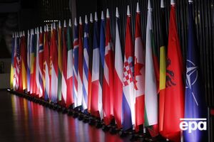 Организаторы подчеркивают максимальную секретность мероприятия: участников предупредили, что мобильные телефоны на встречу брать нельзя, говорится в статье