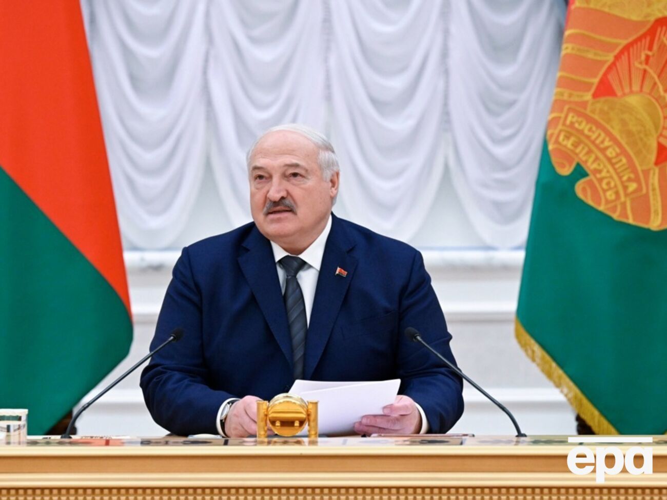 Лукашенко: Вместо того чтобы платить, они начинают душить нас санкциями