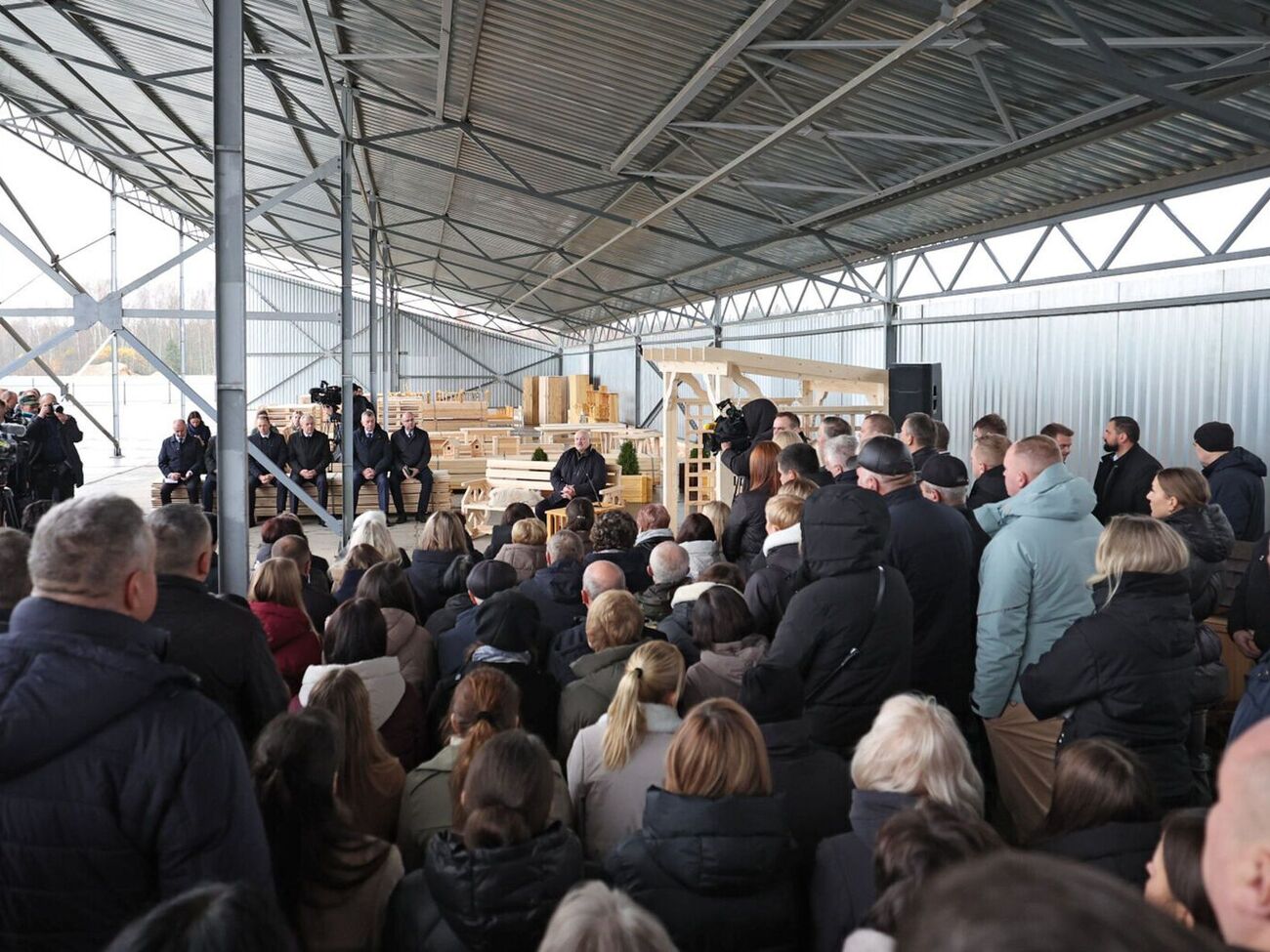 Лукашенко посетил Витебскую область и пригрозил "Орешником" оппонентам