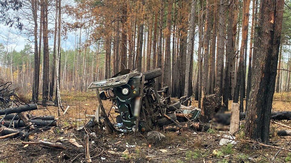 У Житомирській області місцеві жителі в автомобілі УАЗ змінили маршрут поблизу держкордону й натрапили на вибуховий пристрій, розповіли в поліції