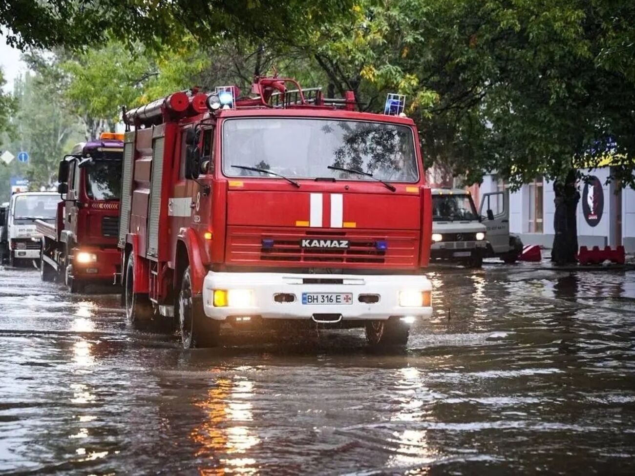 Ремонтні бригади й далі працюватимуть у посиленому режимі