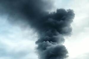 В результате атаки зафиксированы попадание и разрушения, говорится в сообщении