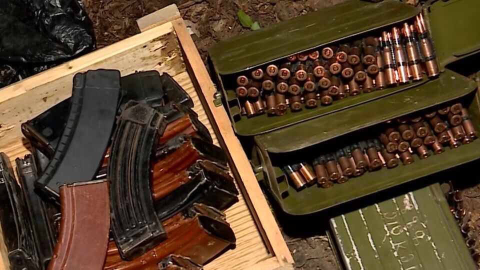 СДБГ стверджує, що в лісі була схованка зі зброєю