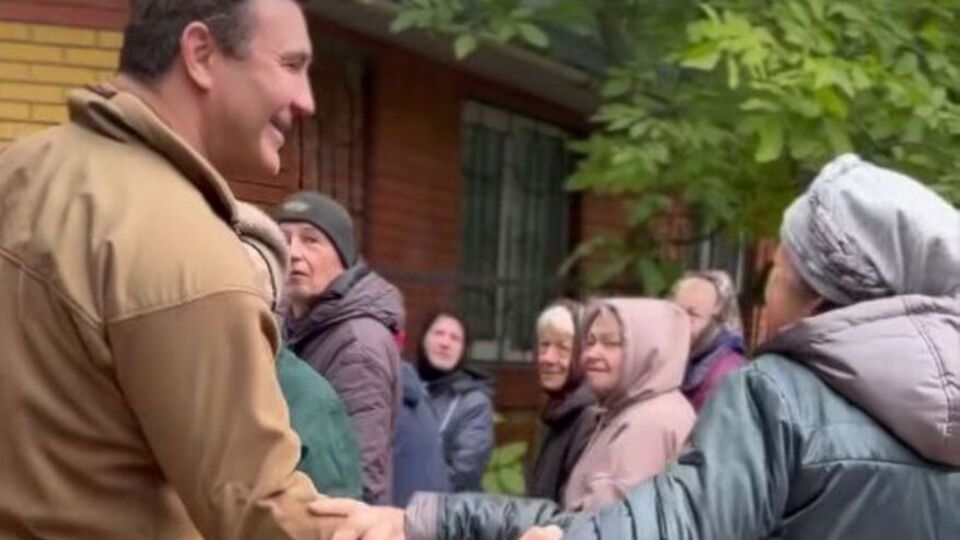 "Этот дедушка только что приобрел новую кравчучку, а его никто не поздравил", – написали пользователи про Тищенко