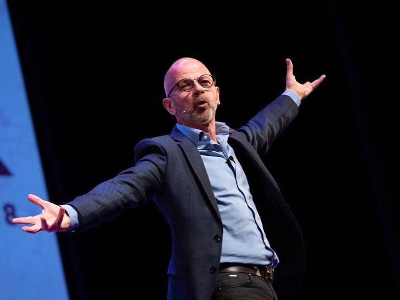 Ловлесс планує після Львова відвідати Київ