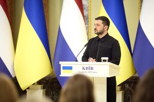 На фоне постоянных атак РФ спрогнозировать ситуацию с электроснабжением сложно, отметил Зеленский