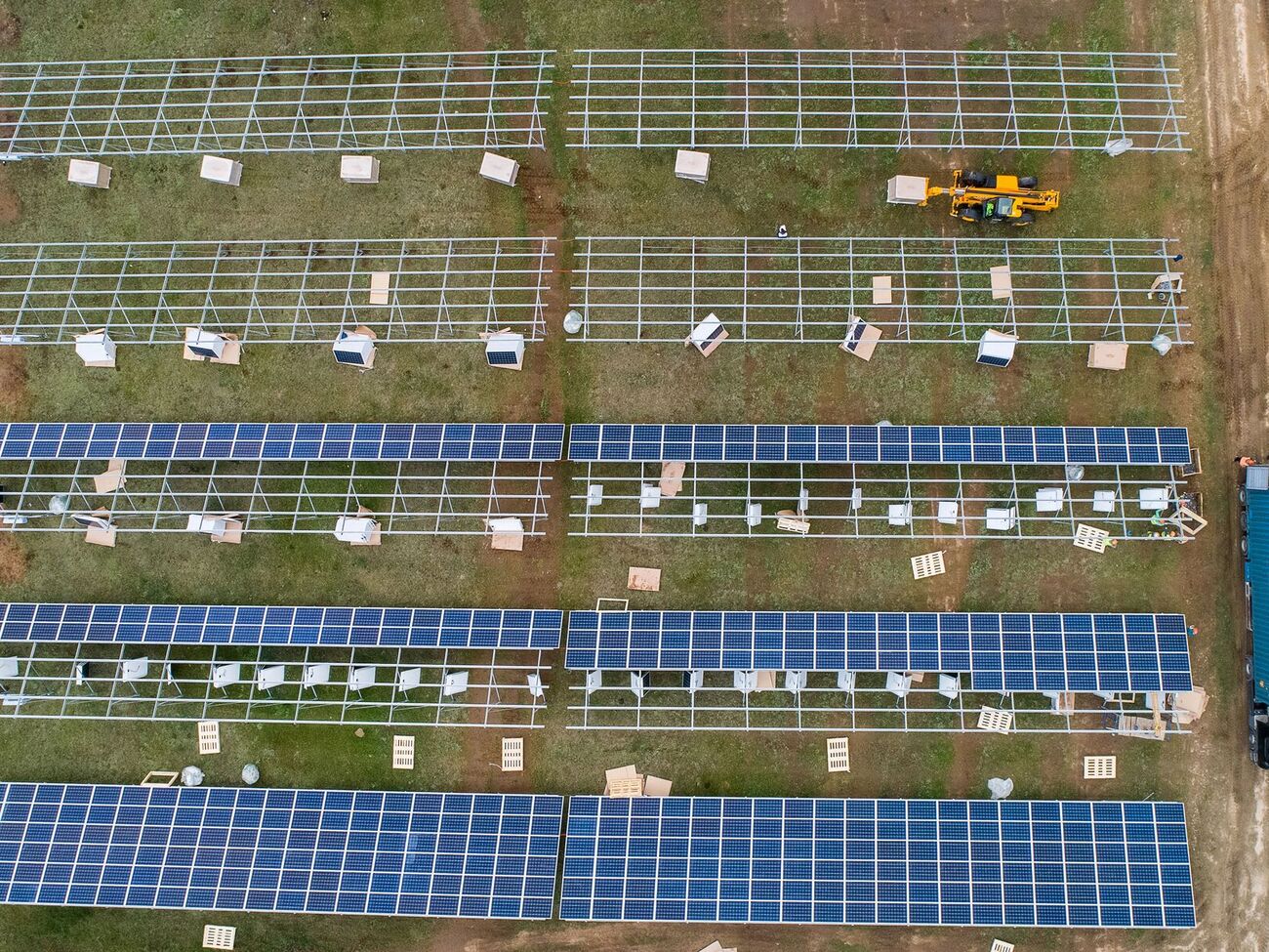 Цена на электроэнергию снизилась на 35–40%, отметил Омельченко