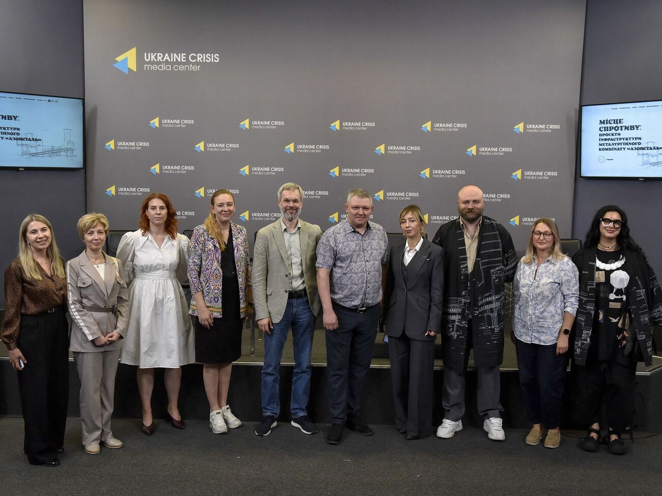 Давыденко: Память должна быть физической, на таких памятниках формируется национальное единство