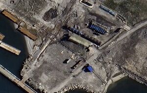 Синие антидроновые сетки видны на спутниковых фото, пишет медиа