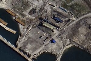 Сині антидронові сітки видно на супутникових фото, пише медіа