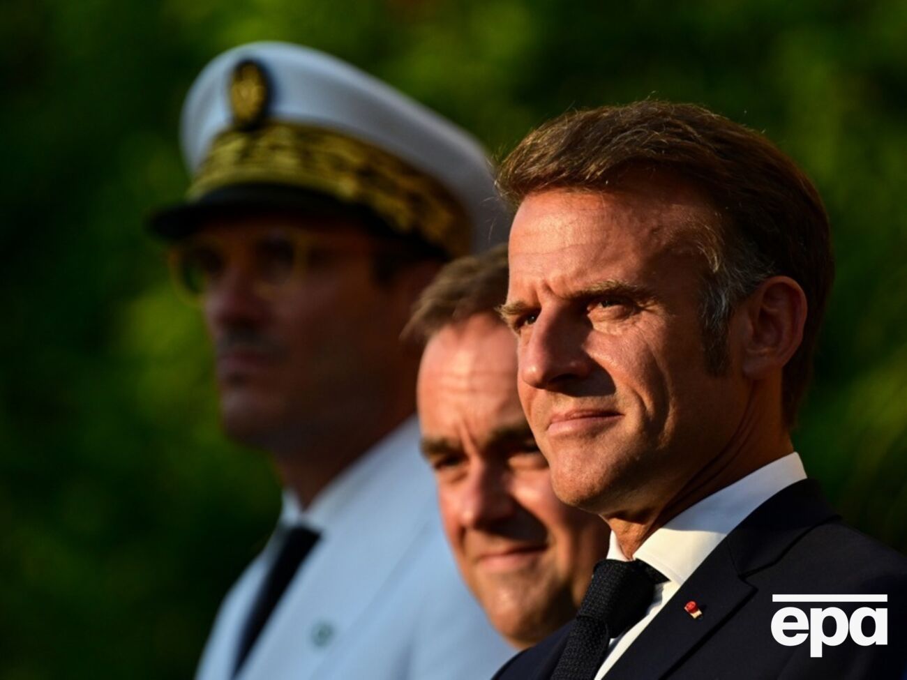 6 жовтня Лекорню подав заяву про свою відставку Макрону