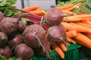 Если нет погреба, идеальное место для хранения овощей должно быть расположено подальше от батарей и отопительных приборов