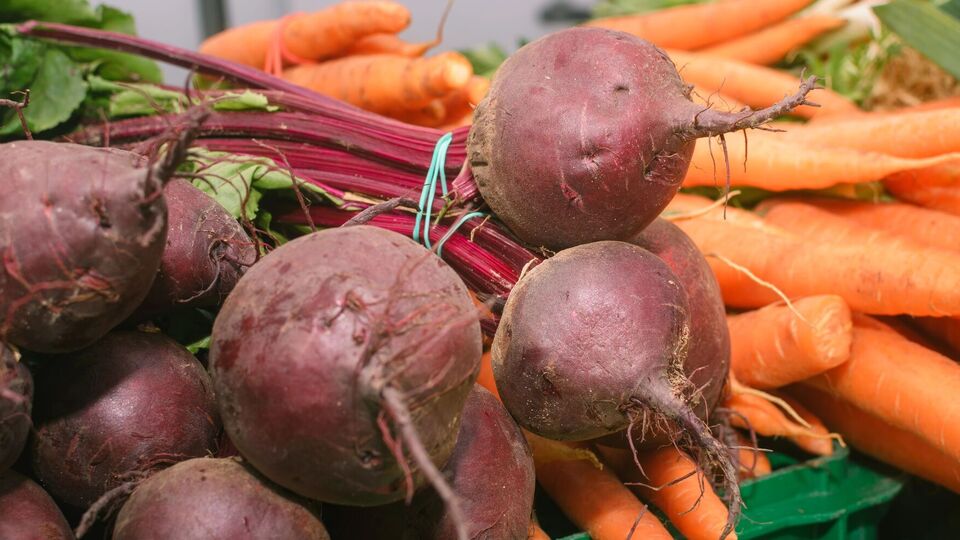 Если нет погреба, идеальное место для хранения овощей должно быть расположено подальше от батарей и отопительных приборов