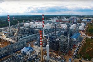 Вблизи Антипино расположен Тюменский НПЗ