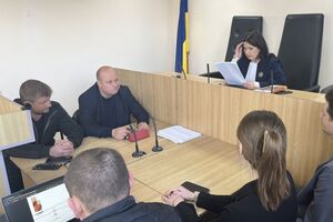 У подсудимого (на фото слева) есть время на обжалование приговора