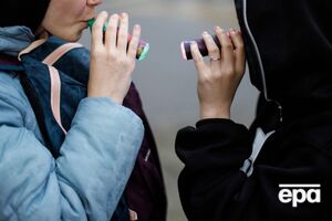 У середньому підлітки віком 13–15 років курять вейпи удев'ятеро частіше, ніж дорослі