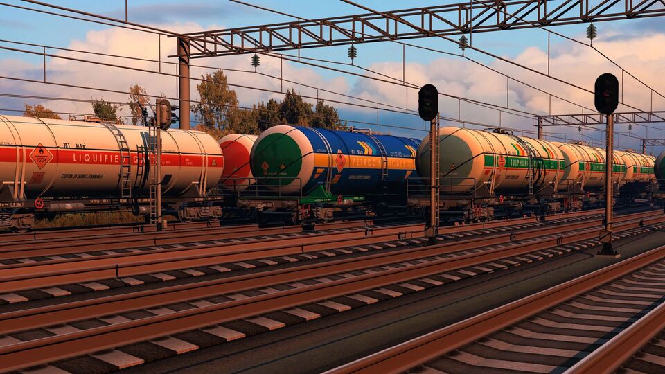 Поставки бензина по железной дороге с НПЗ Беларуси на внутренний рынок РФ в сентябре выросли до 49 тыс. метрических тонн, сообщили СМИ