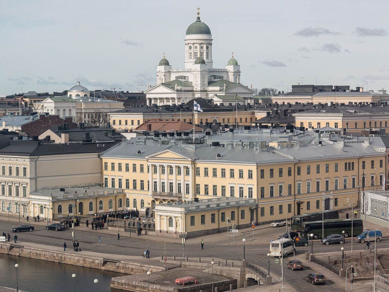 У Фінляндії заборонено польоти над резиденцією президента країни