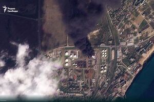 Пожежа на нафтобазі у Феодосії триває