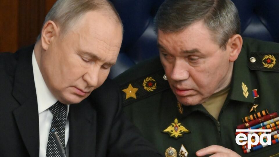 Войска группировки "Днепр" наступают в направлении города Запорожье, рассказал Герасимов на совещании с Путиным