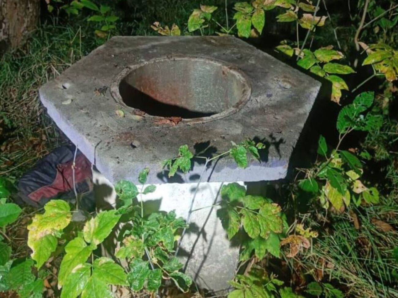 Сейчас спасатели с полицией раскапывают колодец, чтобы достать оттуда тело убитой