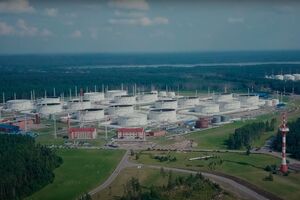 За последнее время производство топлива внутри РФ сократилось, а продажи нефти морским транспортом выросли, отметили СМИ