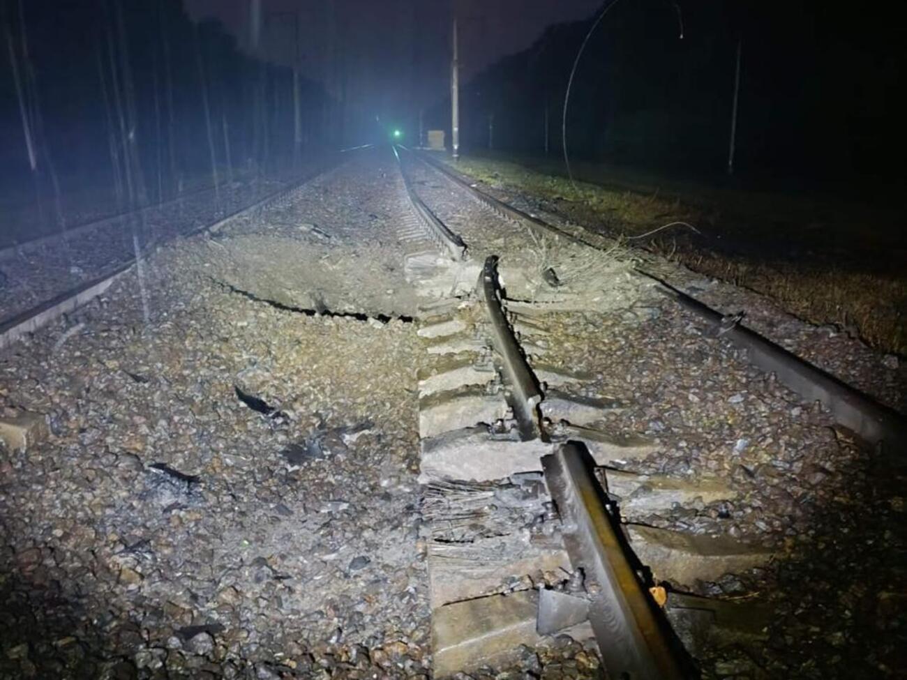 Атаки РФ повредили железнодорожные пути