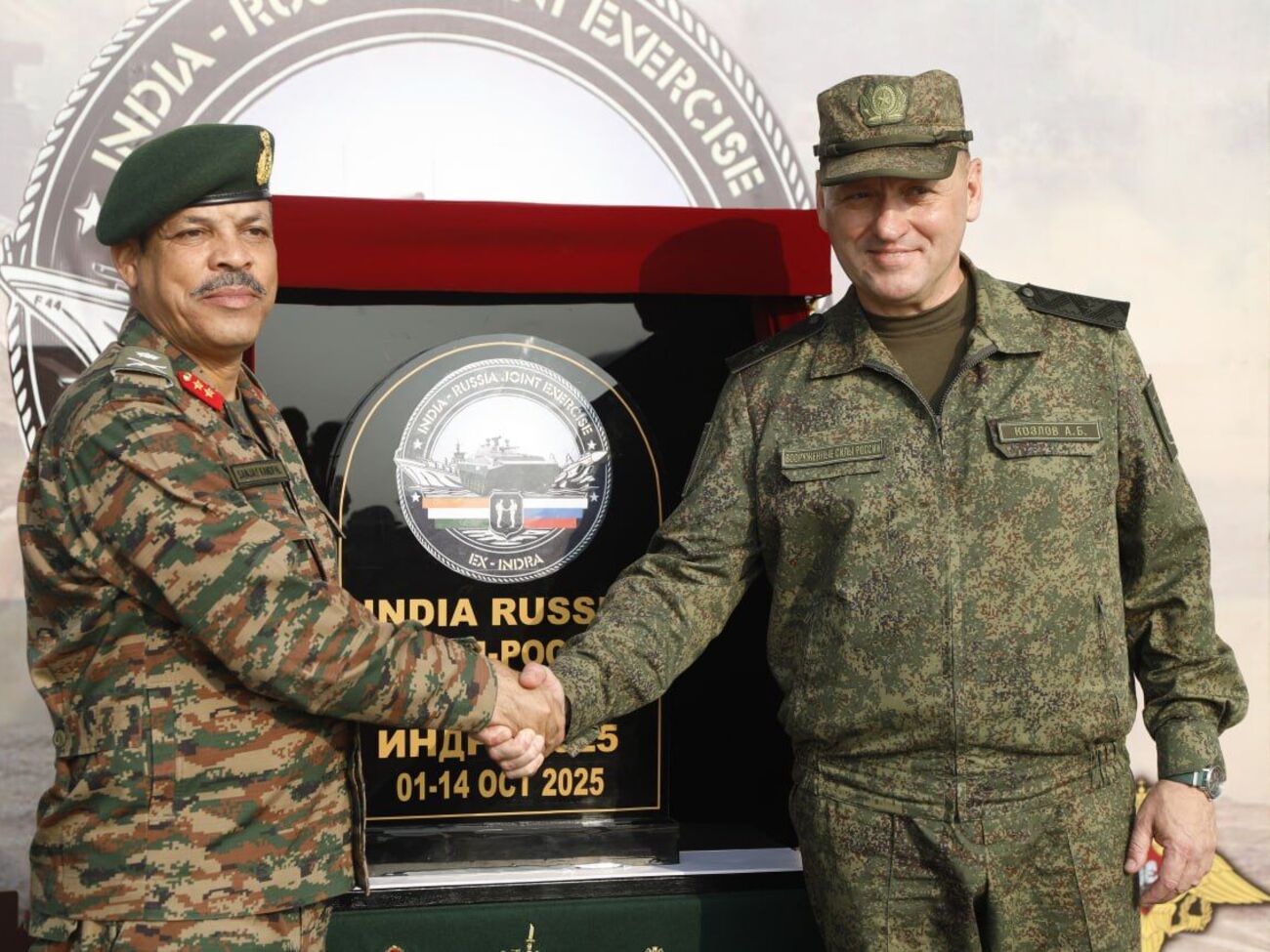 Генерал-майоры Индии и России открыли совместные военные учения "Индра 2025" на полигоне Махаджан