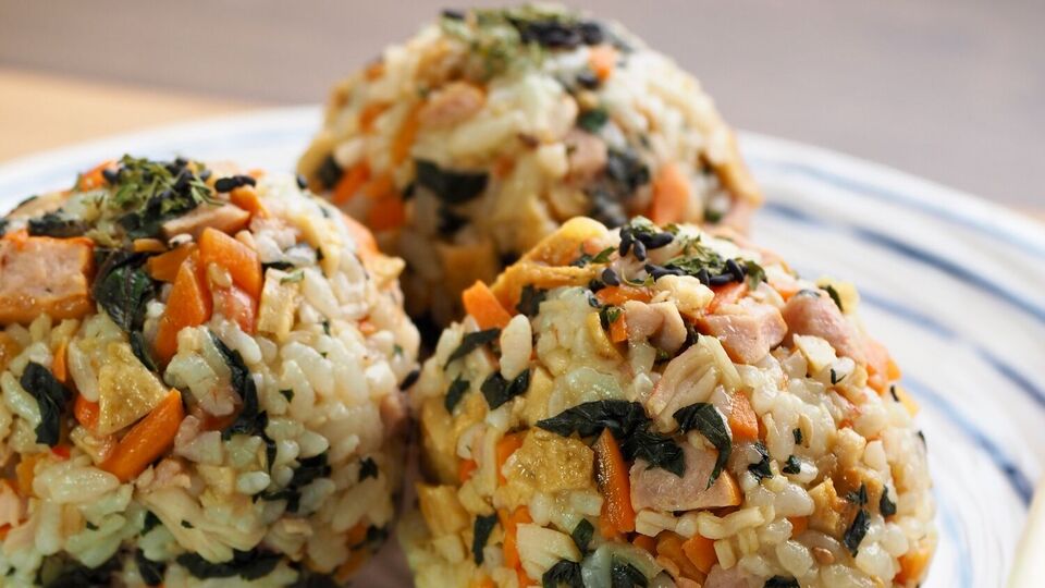 Суши по этому рецепту не надо крутить, как роллы